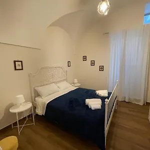 Gesuiti , Aeroporto di Catania Fontana Rossa Italia